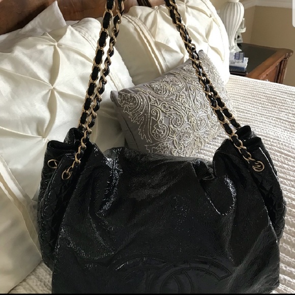 🚫SOLD🚫Authentic Chanel patent leather bag - Picture 2 of 6